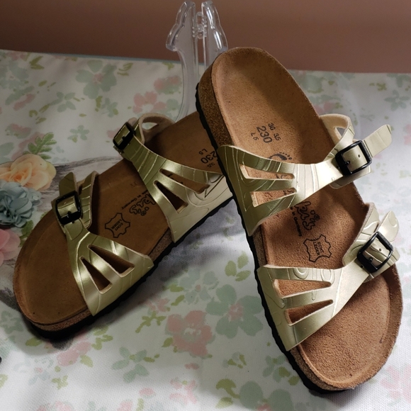 Birki's Shoes - NWOT Birki's gold faux leather strap sandals